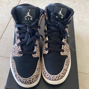Air Jordan 1 Mid SE GS 'Leopard